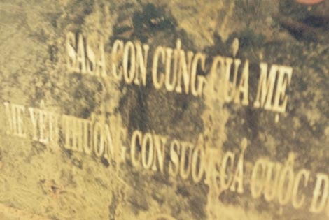 Một trong những lời yêu thương đề trên mộ một chú chó của bà Lan.