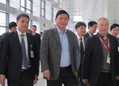 Bo truong Thang: 'Cac anh chi dung do loi cho nguoi khac' hinh anh