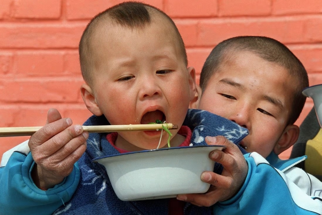 Roi loan an uong voi an uong roi loan khac nhau va khong chua ai hinh anh