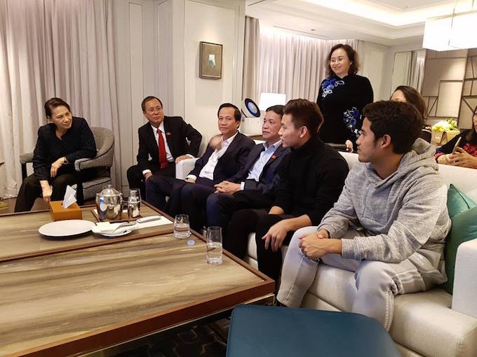 Chủ tịch Quốc hội xem bóng đá ảnh 1 Chu tich Quoc hoi xem bong da anh 1