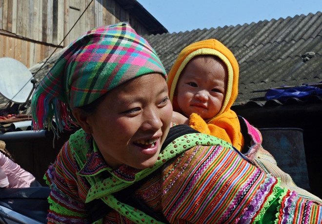 Hon nua so ho ngheo la dong bao dan toc thieu so hinh anh