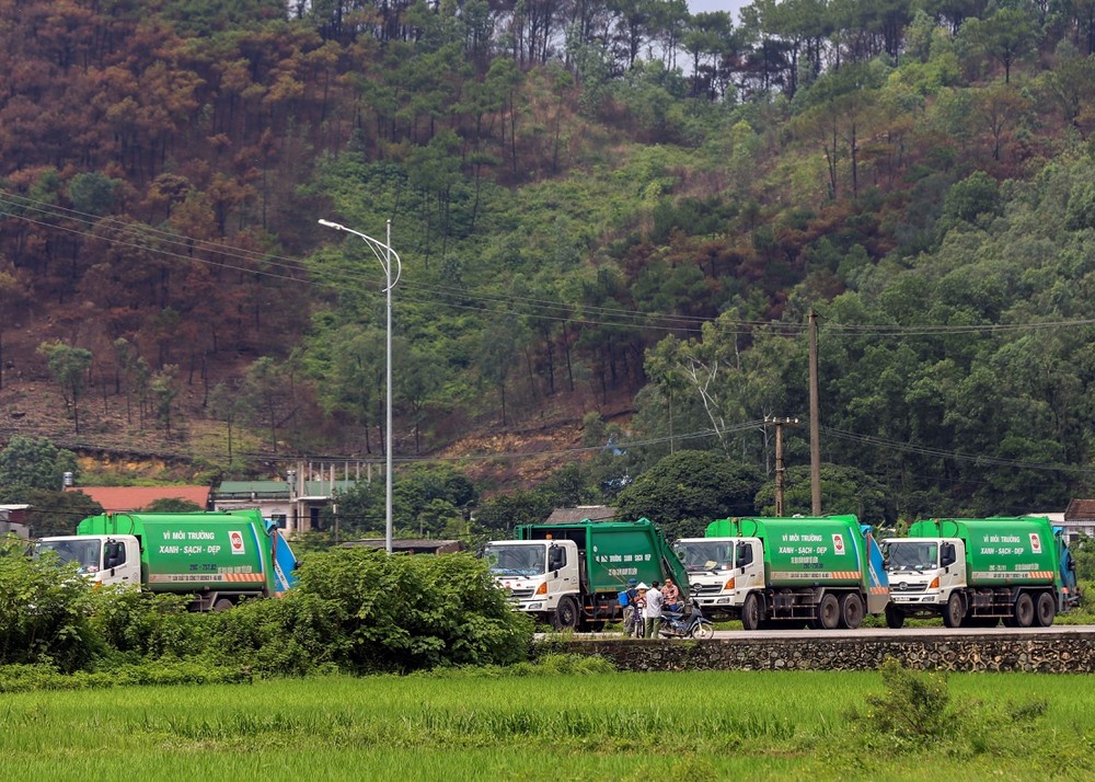 Chu tich Ha Noi len tieng vu bai rac Nam Son anh 3