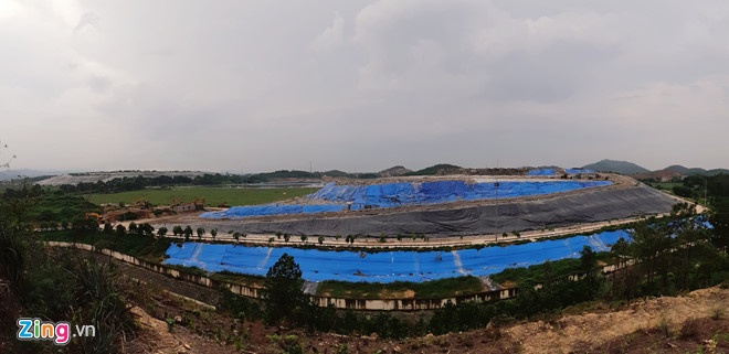 Người dân mở mở lối cho xe vào bãi rác Nam Sơn ảnh 2 Nguoi dan mo mo loi cho xe vao bai rac Nam Son anh 2