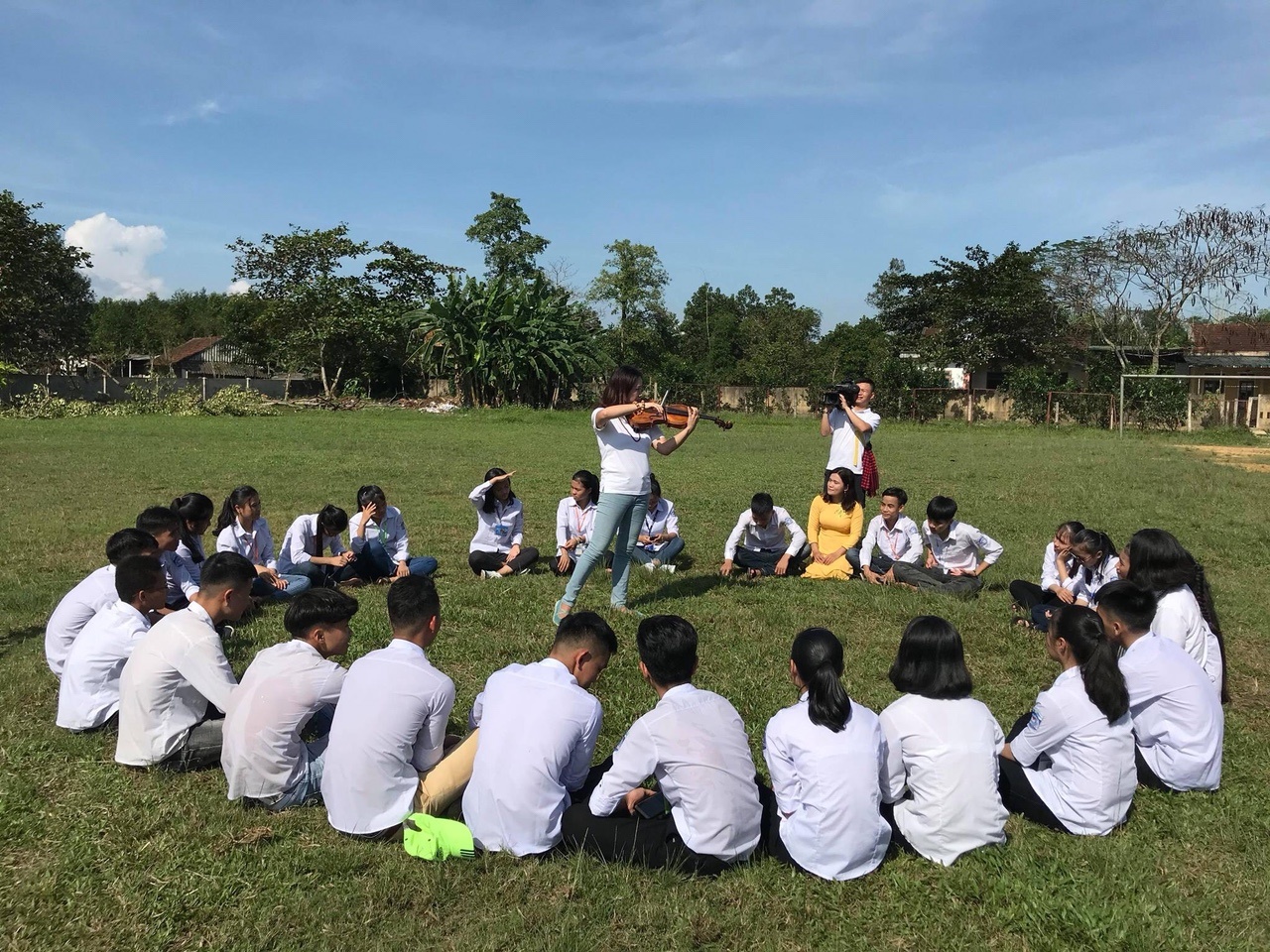 Nguyet Thu tre em tu ky anh 1