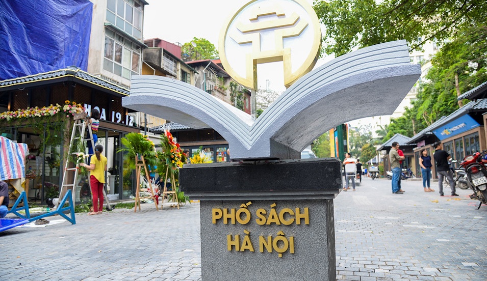 Ha Noi chuan bi cho Hoi sach nhan dip Tet hinh anh