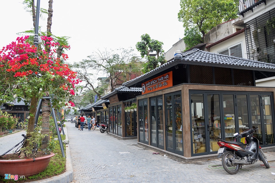 Ha Noi mo pho sach dip dau nam moi anh 1