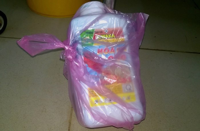 Cap vo chong tu tu bang thuoc diet co hinh anh