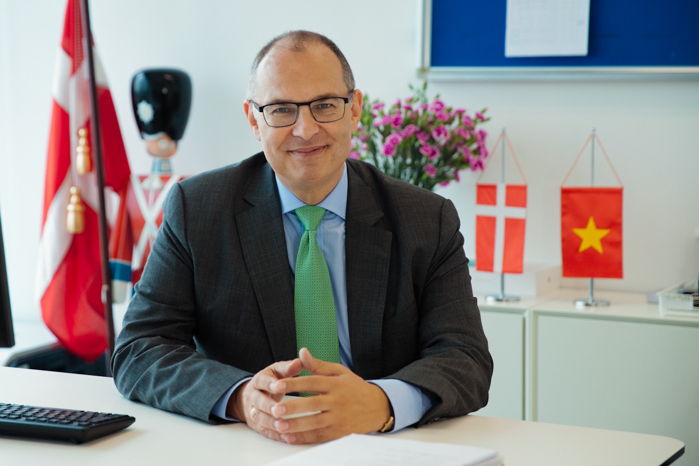 'Dan ong huong loi rat nhieu khi phu nu duoc trao co hoi phat trien' hinh anh