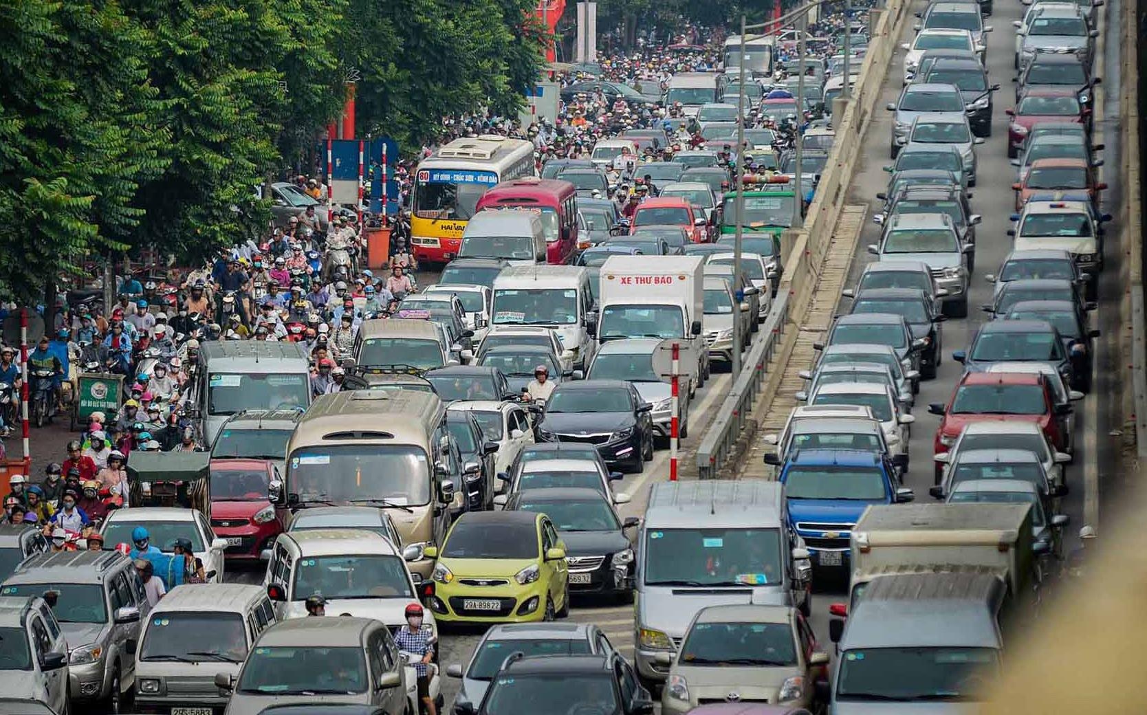 Giam doc So Giao thong Ha Noi de xuat cam xe may cang som cang tot hinh anh