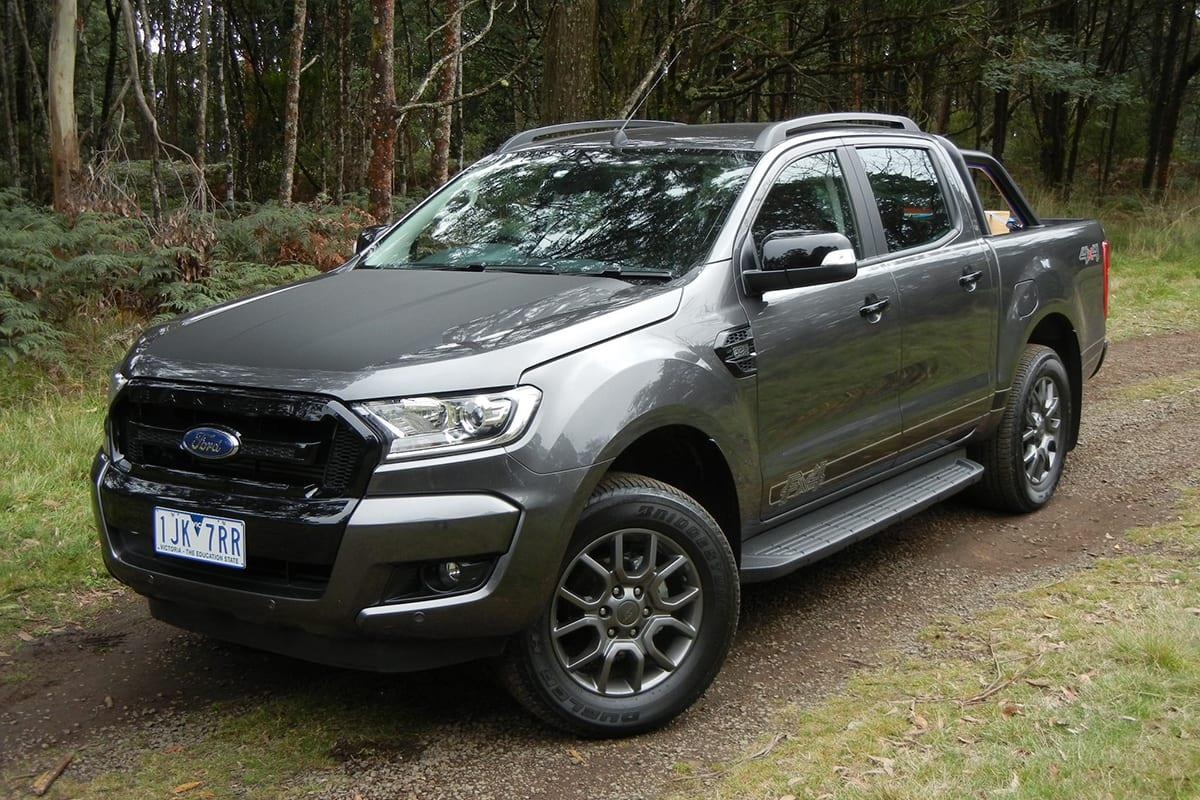Ly ky vu trom xe Ford Ranger o chung cu Ha Do hinh anh