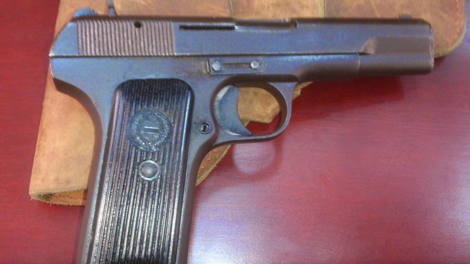 Cong nhan 2 doanh nghiep xo xat, rut sung thi uy truoc mat cong an hinh anh