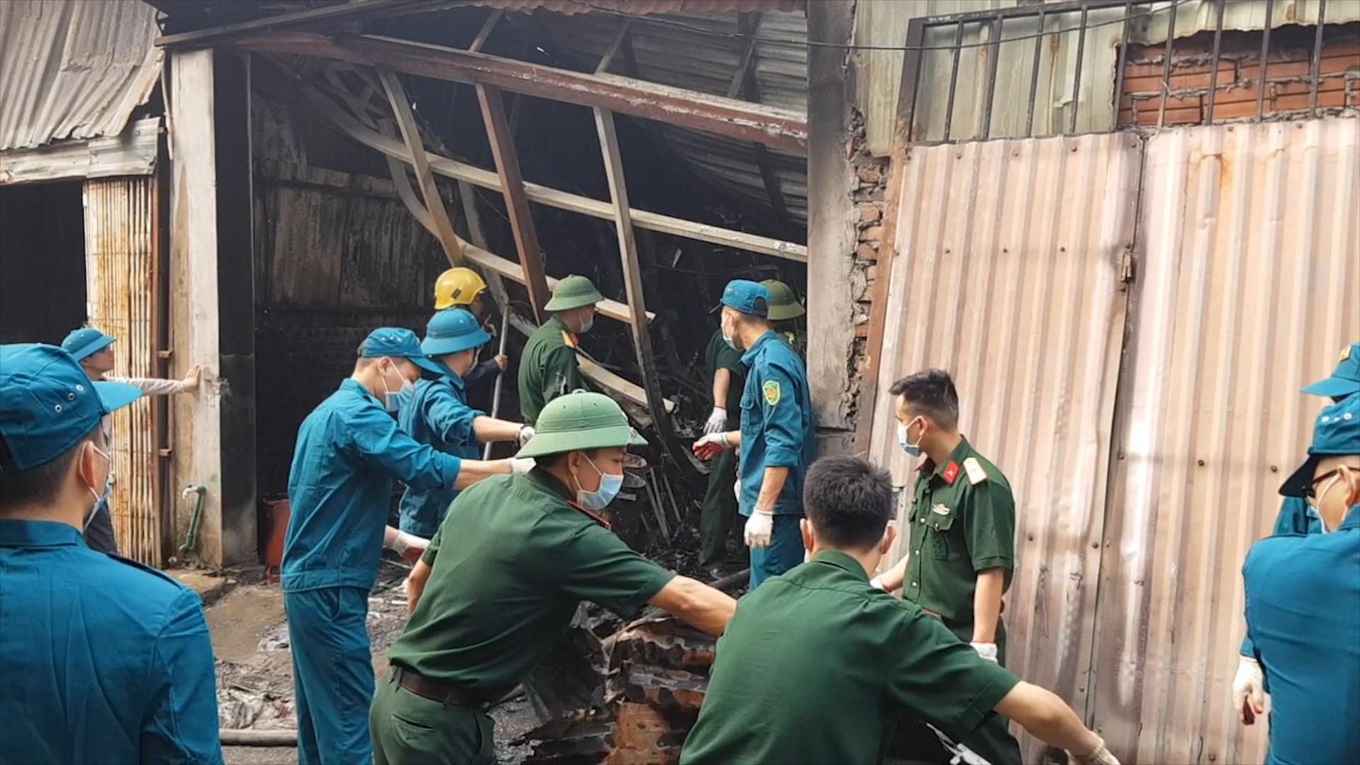 Chay nha xuong anh 12