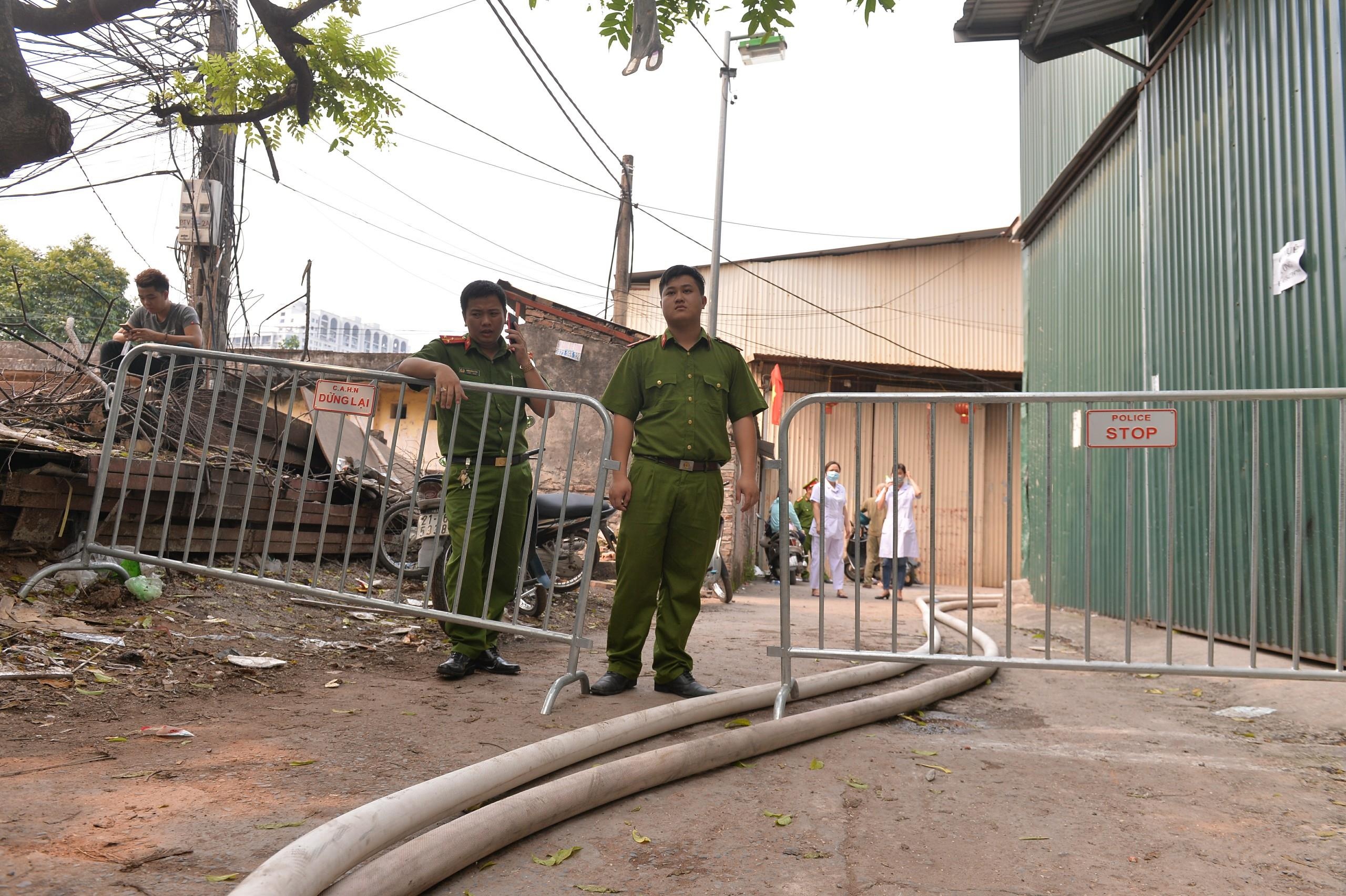 Chay nha xuong anh 4