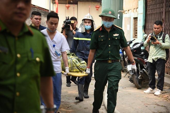 Ha Noi kiem diem can bo,  Vu chay Trung Van anh 1