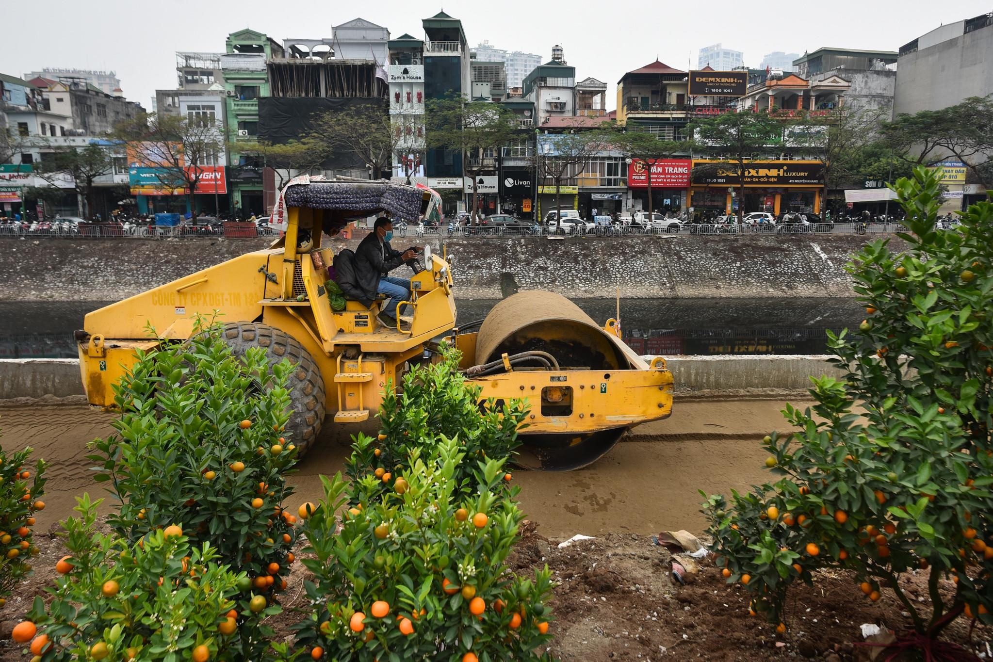 Hà Nội cắt xén vỉa hè ảnh 1 Ha Noi cat xen via he anh 1