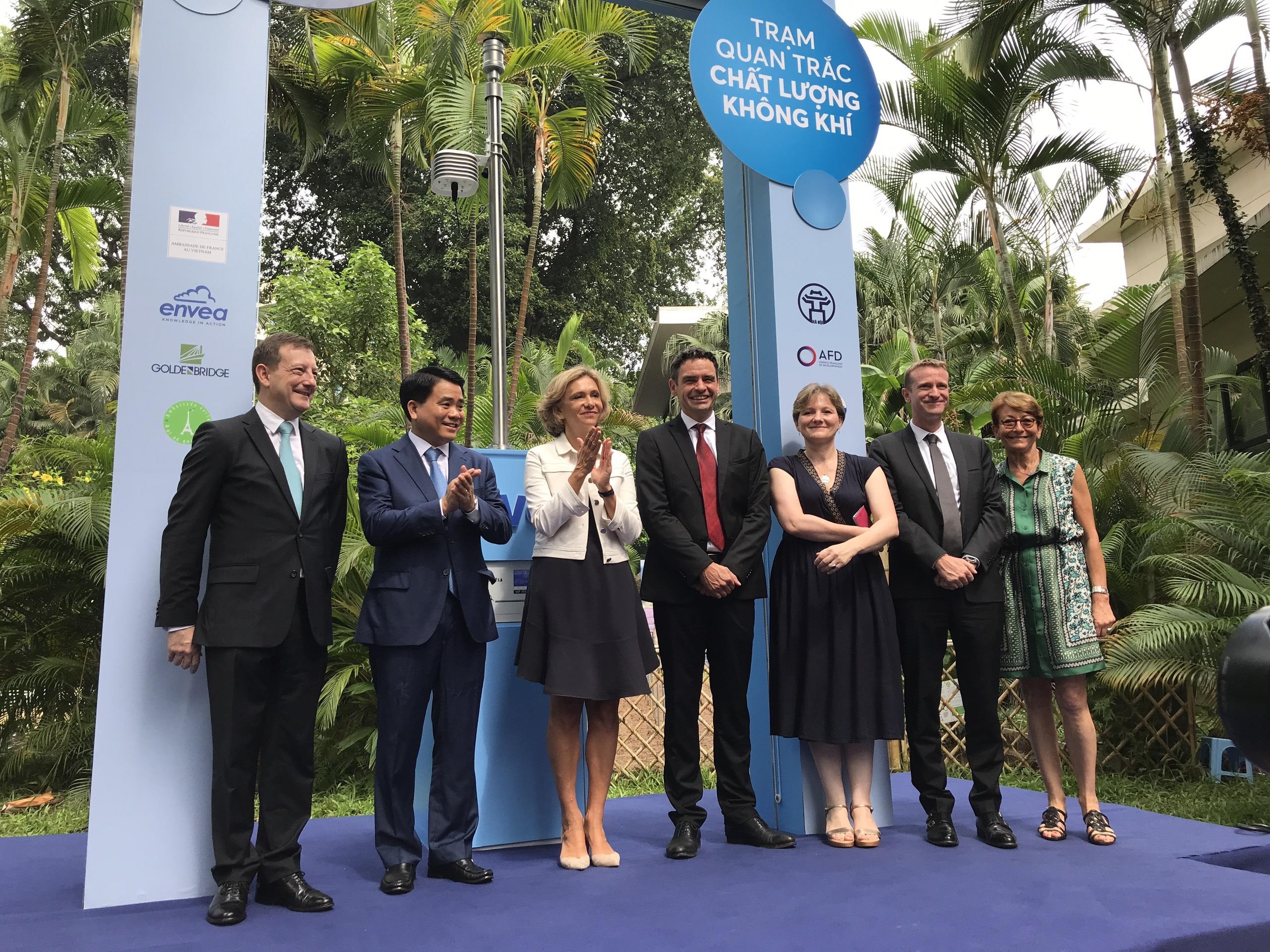 Tram quan trac khong khi Ha Noi anh 1