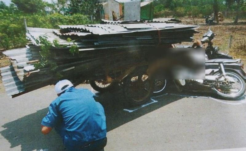 Xe cho ton lam chet nguoi di xe may o Dong Nai hinh anh