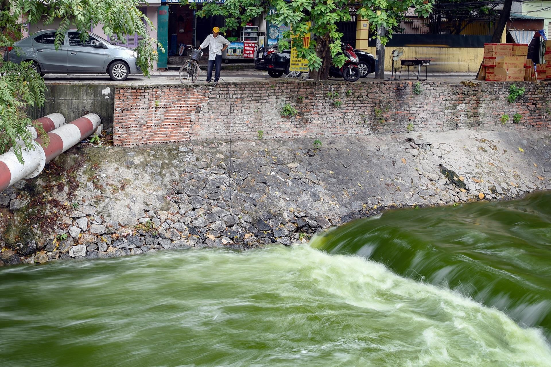 Viec xa nuoc ho Tay da 'cuon troi' ket qua thu nghiem o song To Lich hinh anh