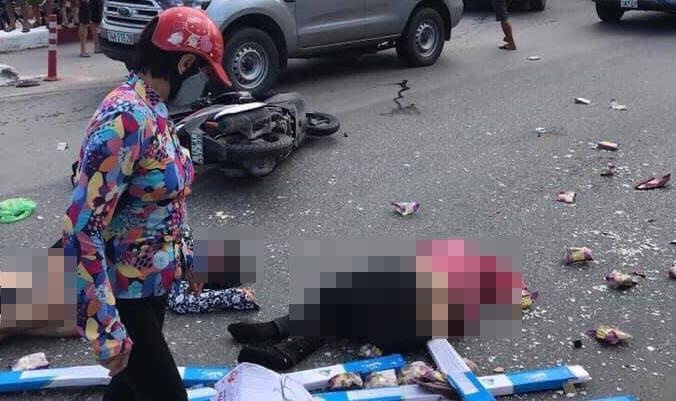 Nhan chung ghi lai hinh anh xe khach tong hang loat nguoi di duong hinh anh