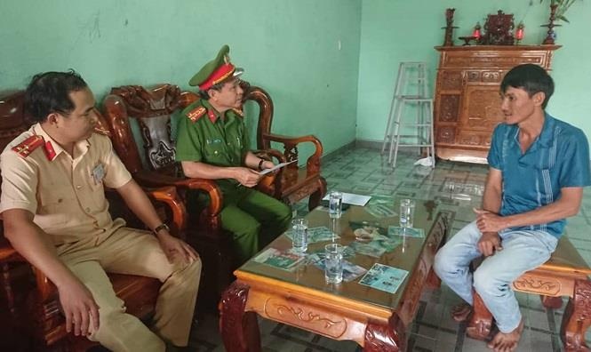 xe 12 cho tong CSGT anh 1