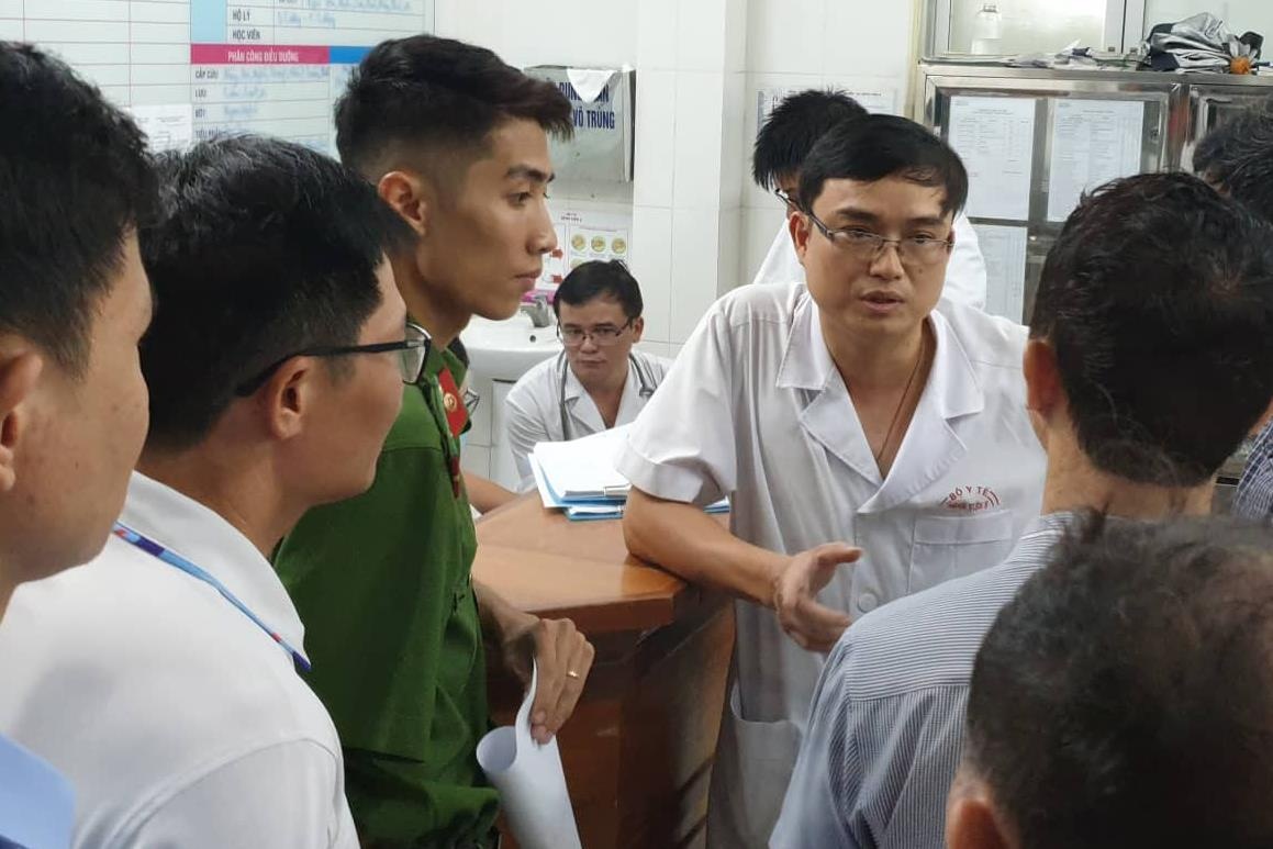 Nam sinh lop 1 truong Gateway tu vong vi bi bo quen tren xe dua don hinh anh