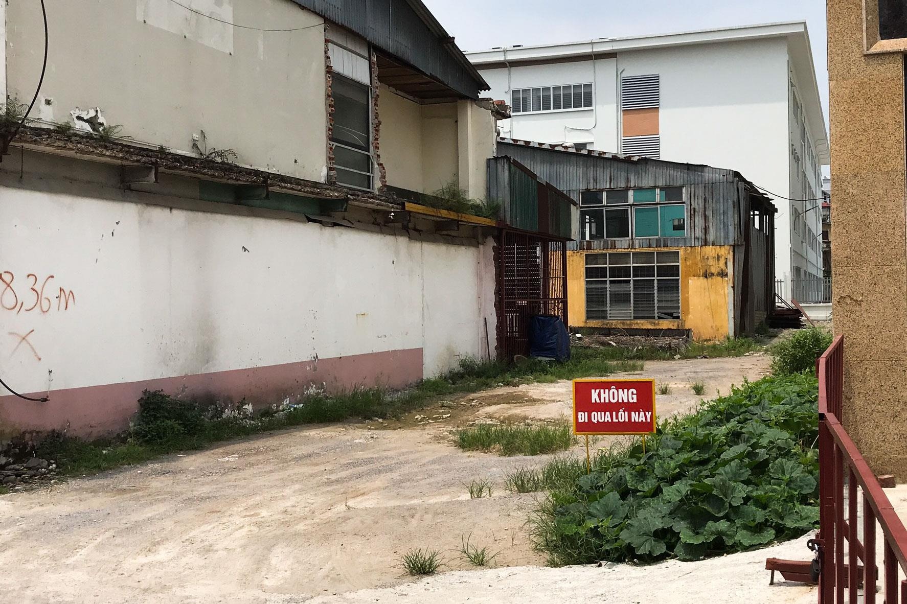 Se cuong che cong ty co khi chan loi vao truong cap 2 o Ha Noi hinh anh