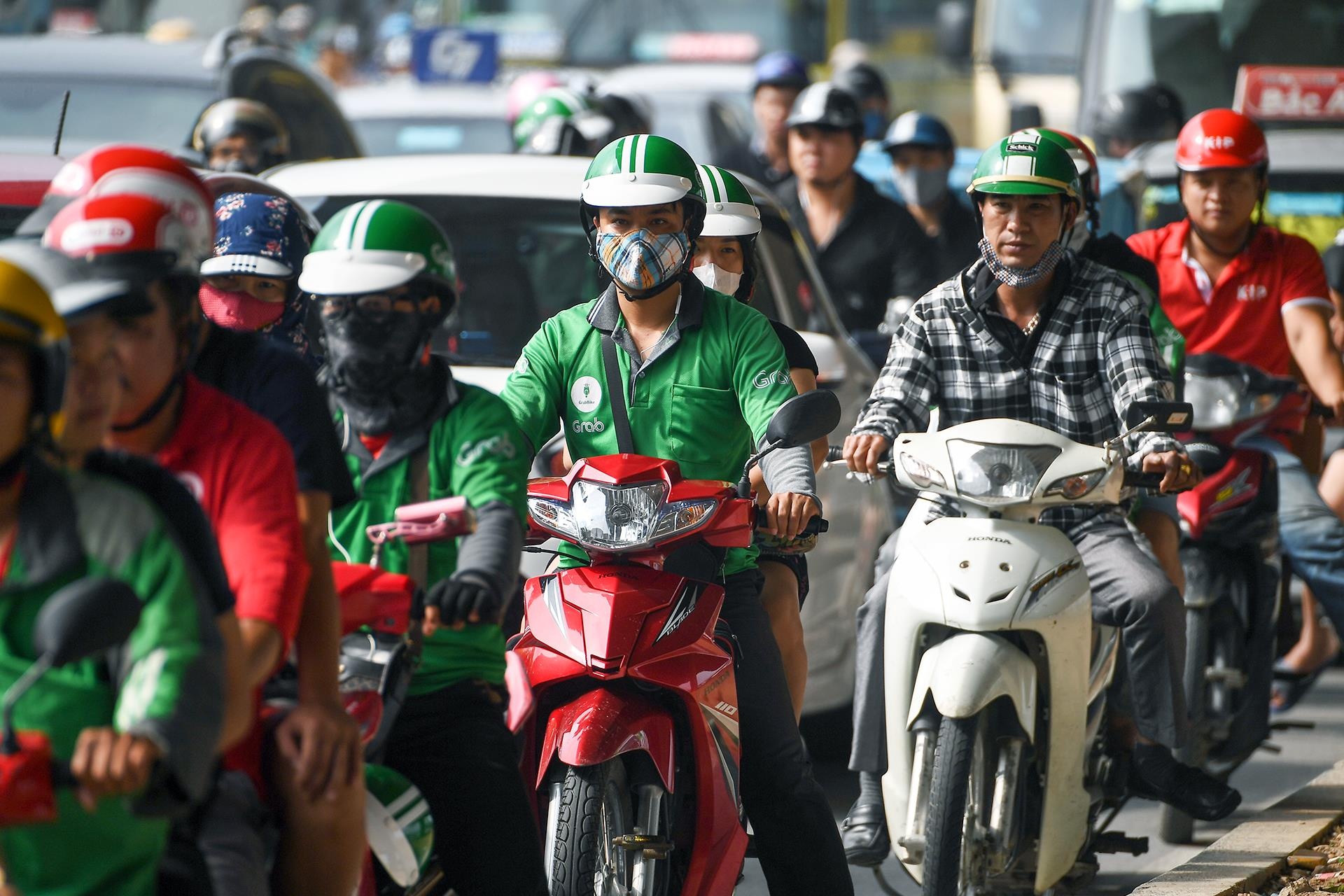 De xuat 'xe om' phai duoc cap phep, co bien hieu hinh anh