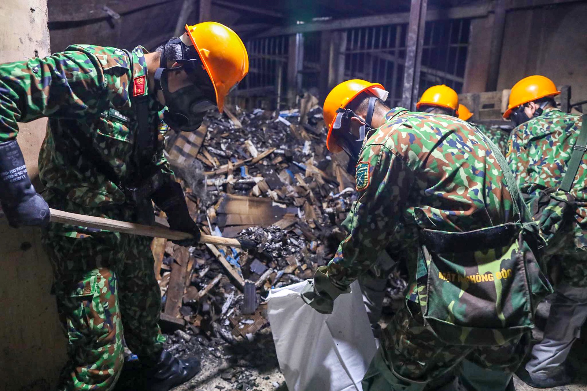 Dan Ha Dinh yeu cau boi thuong sau vu chay Rang Dong hinh anh