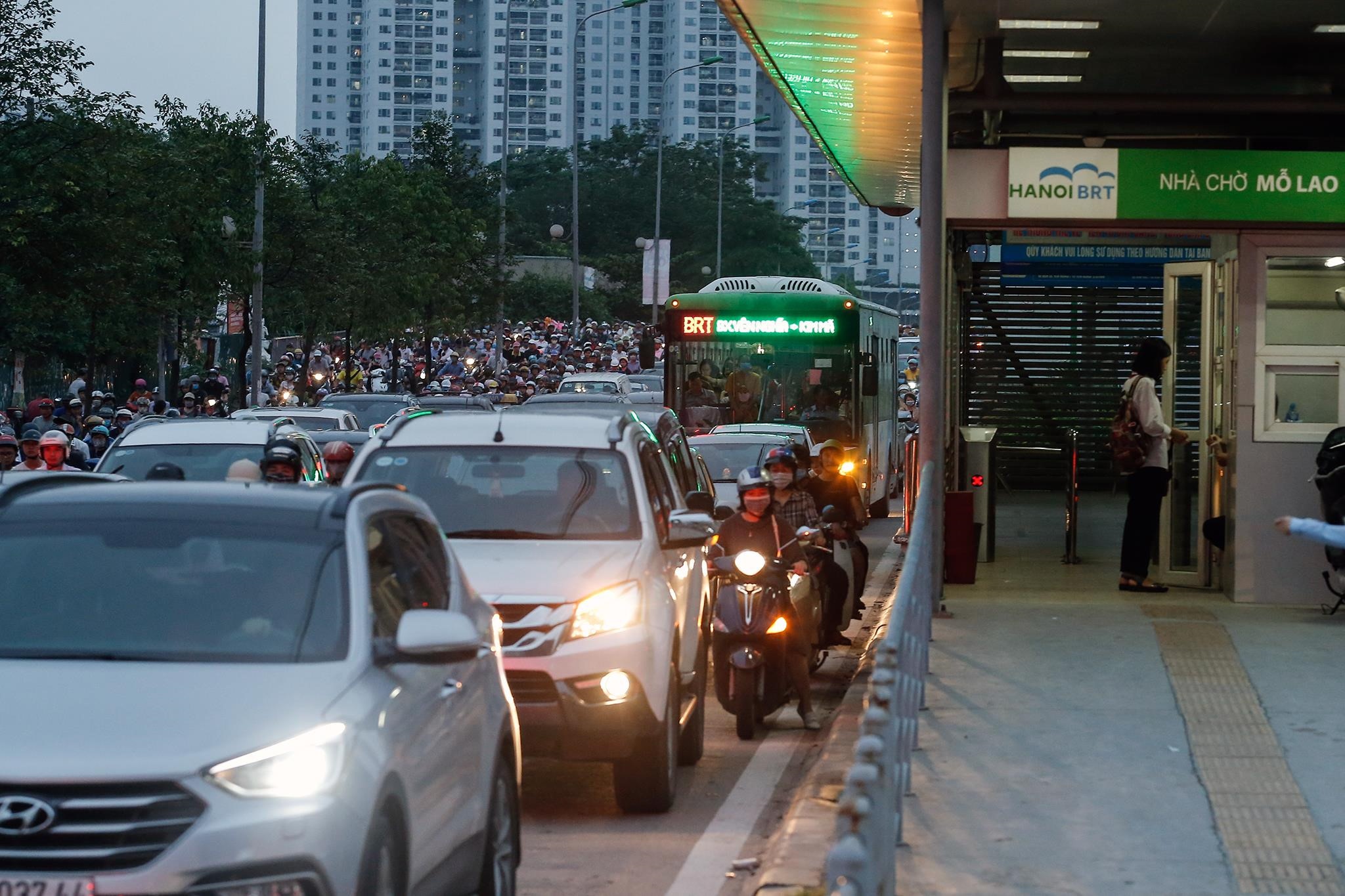 làn riêng cho xe buýt Hà Nội, phân làn xe buýt ảnh 2 lan rieng cho xe buyt Ha Noi, phan lan xe buyt anh 2