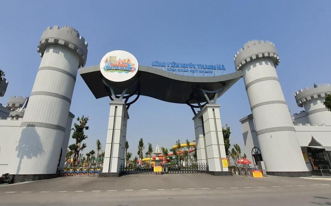 So, quan ne trach nhiem vu be trai duoi nuoc o Cong vien nuoc Thanh Ha hinh anh