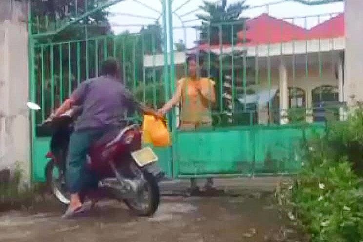 So LDTB&XH Ha Noi len tieng vu 'an chan' hang tu thien hinh anh