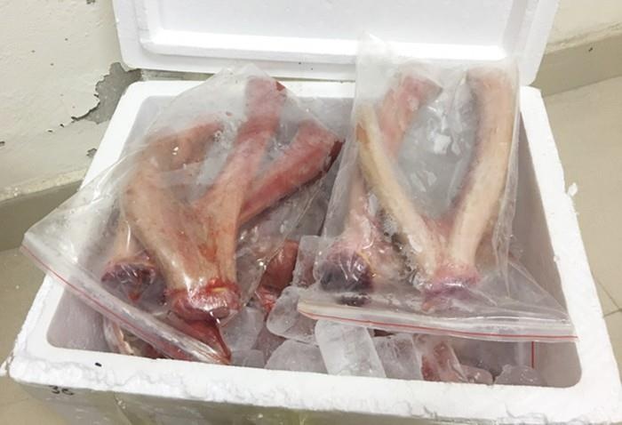 Mua nhung huou khong tra tien, khach om hang chay mat hinh anh