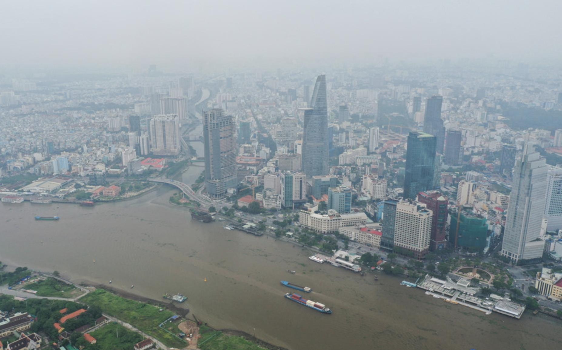 Sang 6/10: Pam Air canh bao khong khi HN, TP.HCM cao tren Air Visual hinh anh