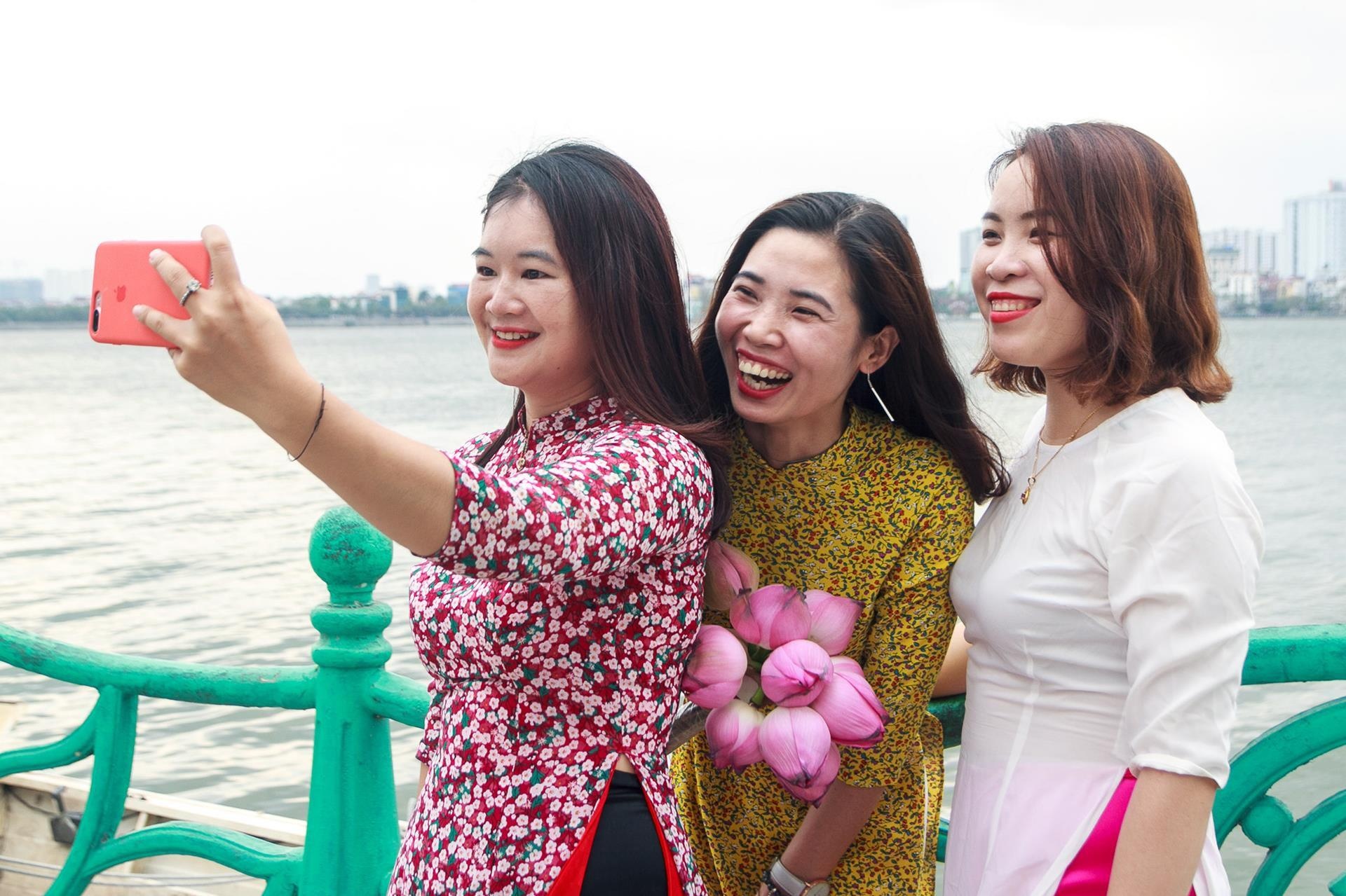 Vi sao khong khi o Ha Noi tot dot bien? hinh anh