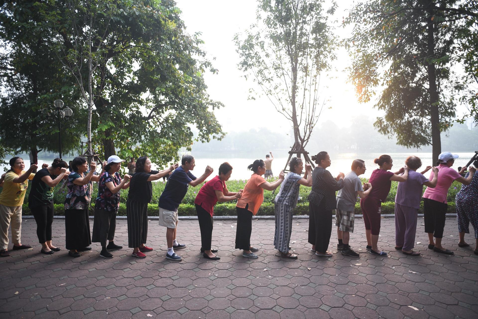 Khong khi ngay 15/10 tai Ha Noi va TP.HCM o muc trung binh hinh anh