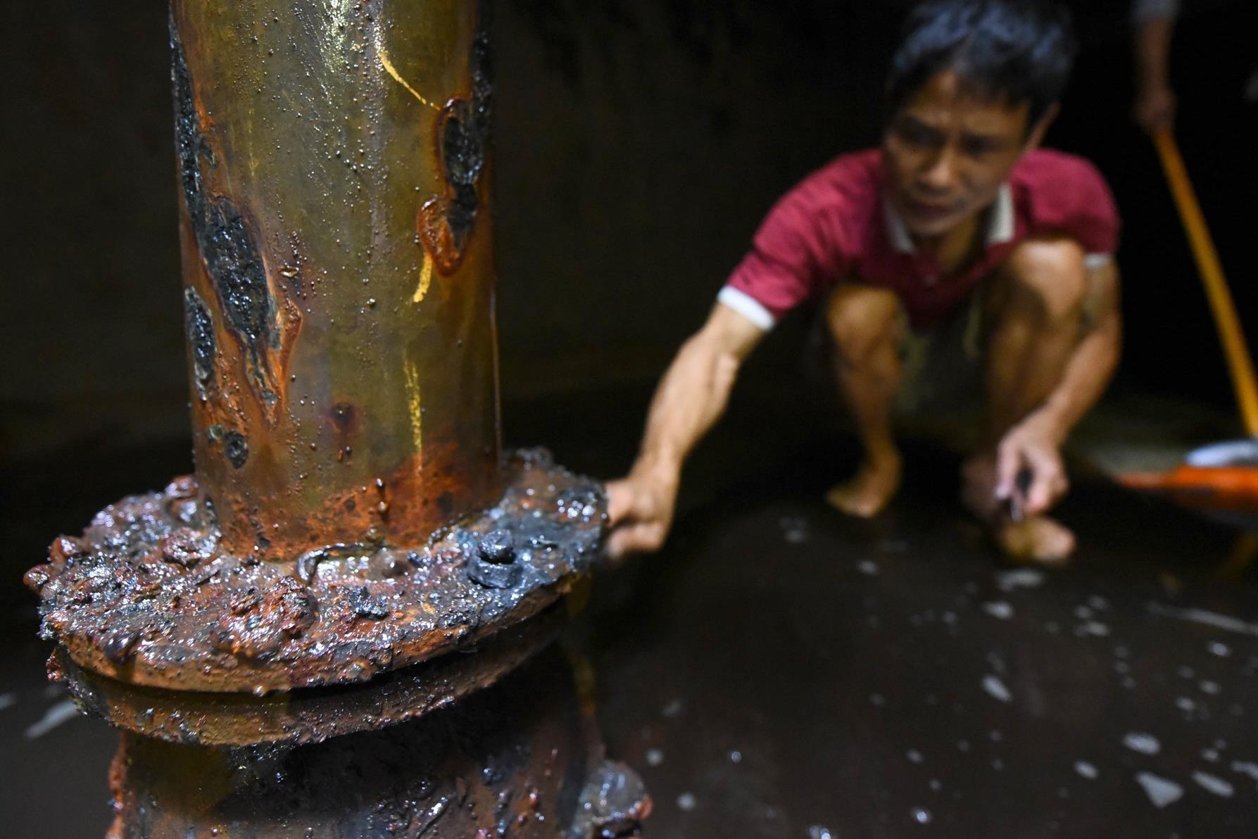 Su co nuoc sach va noi lo doanh nghiep tu nhan cung cap dich vu cong hinh anh