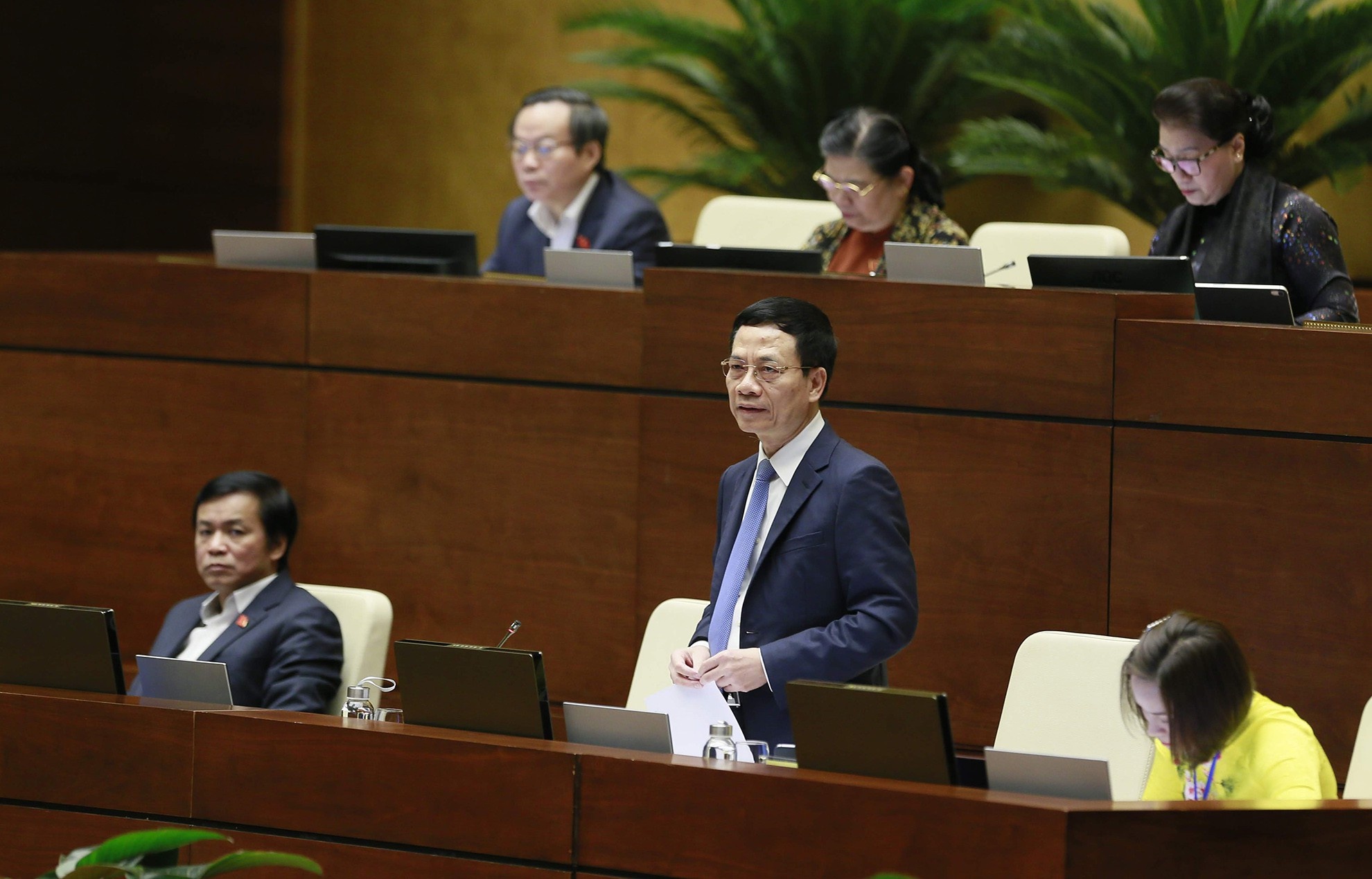 go 207 trang mao danh lanh dao Dang Nha nuoc anh 1