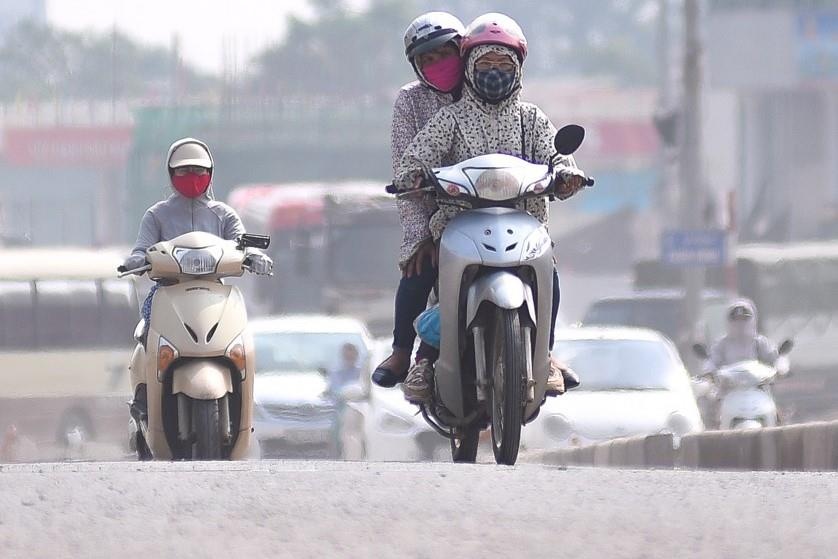 Khong khi Ha Noi cham muc xau lien tuc trong 4 ngay hinh anh