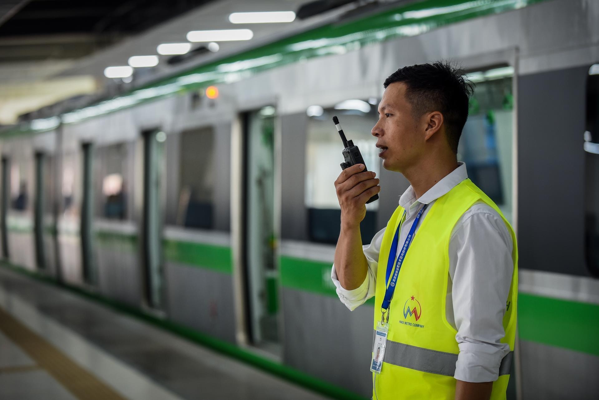 300 nhan cong duong sat Cat Linh nghi viec duoc tuyen bo sung hinh anh