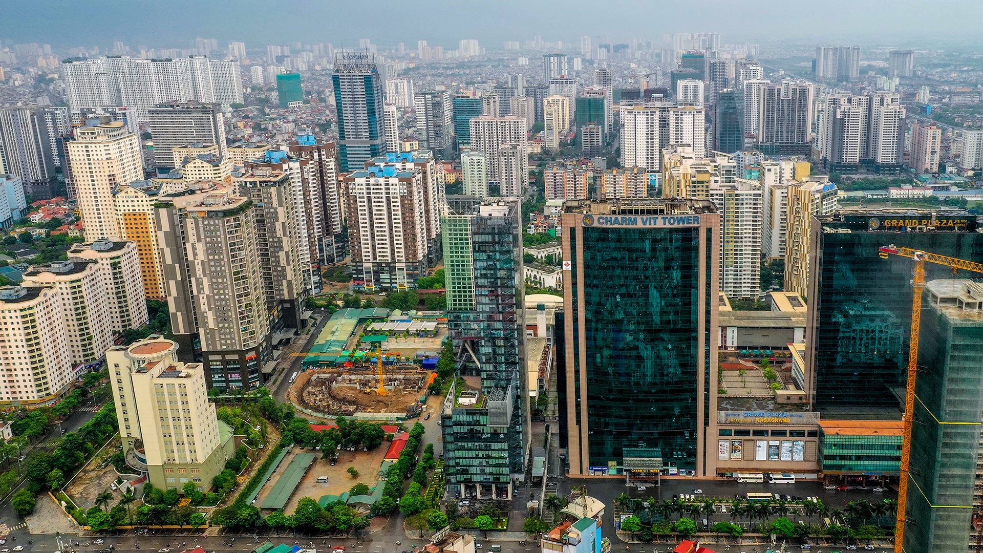 chung cu Ha Noi rung lac dong dat,  dong dat o Ha Noi anh 2