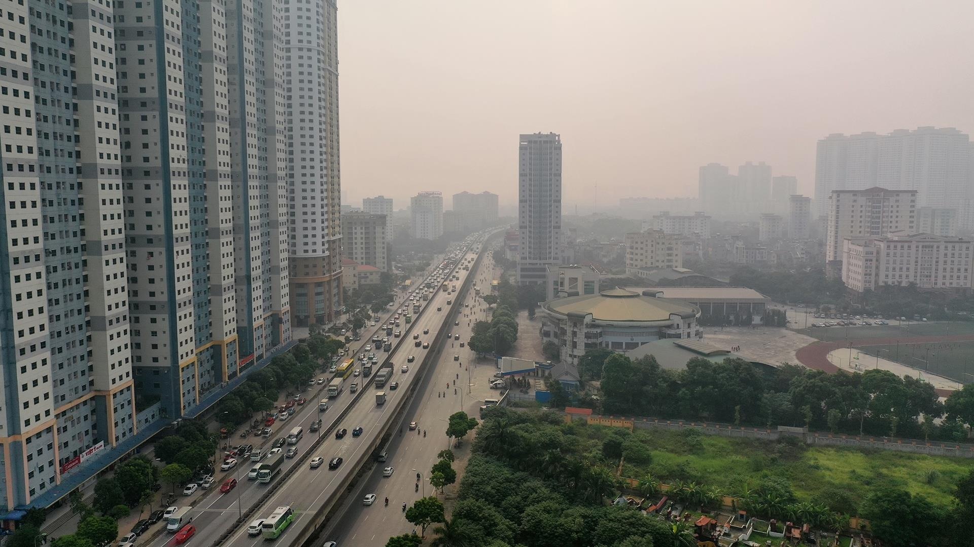 Chat luong khong khi o Ha Noi dang dan o muc nguy hai hinh anh