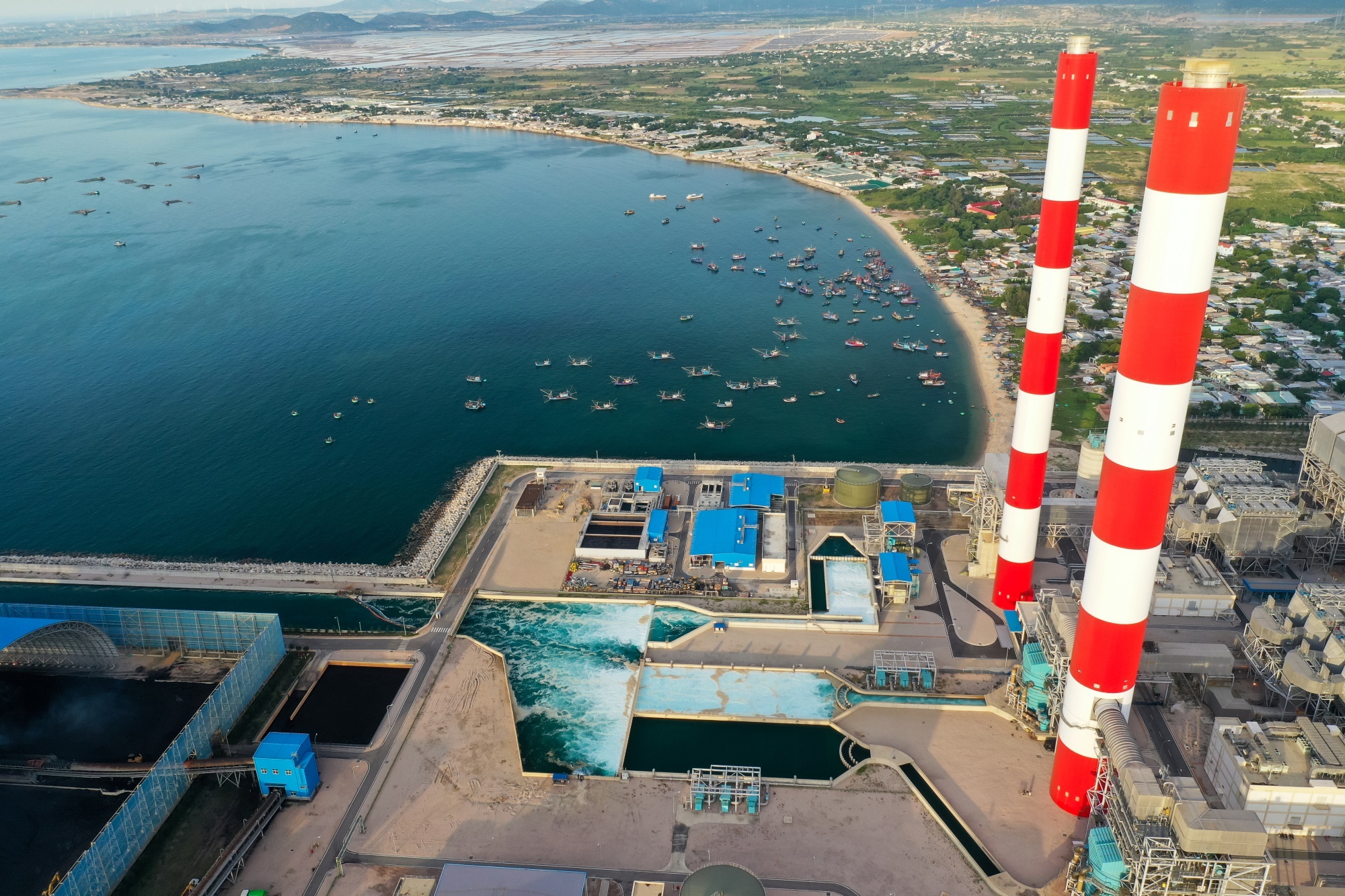 EVN noi gi ve dien than khi Ha Noi o nhiem nang hinh anh