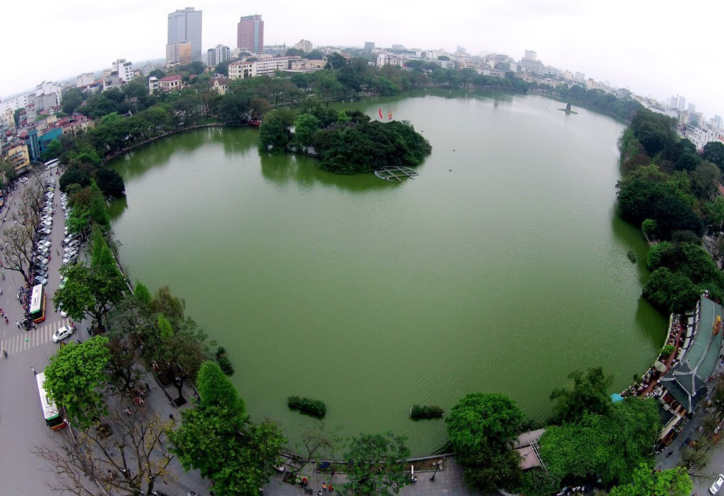 Gia dat Ha Noi noi hon 4 trieu, cho gan 200 trieu/m2 hinh anh