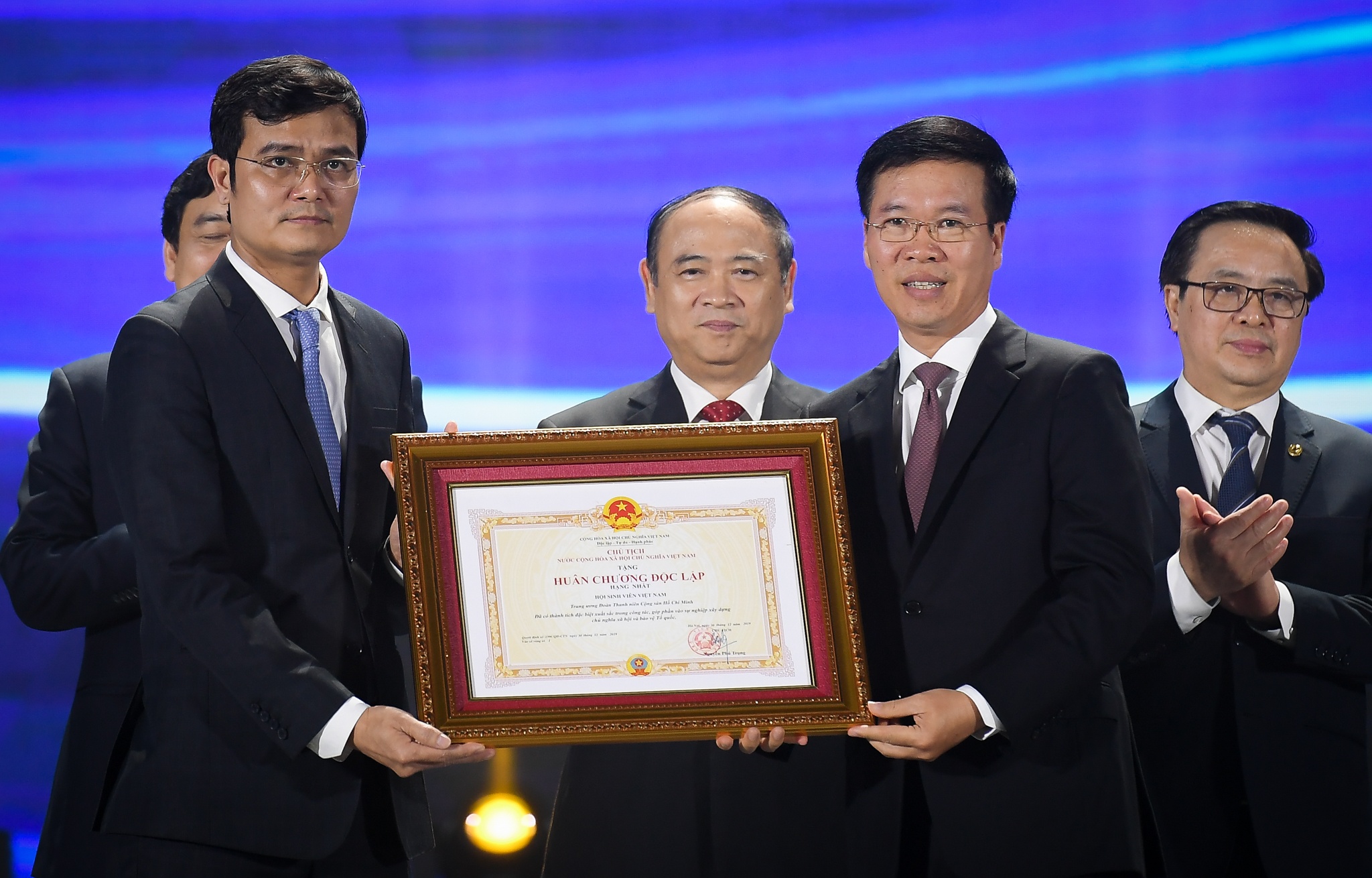 Hoi sinh vien Viet Nam nhan huan chuong, anh 5