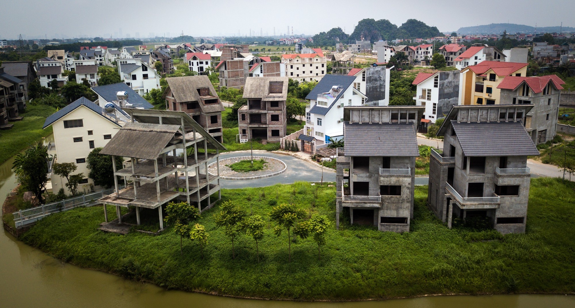 So Ke hoach va Dau tu Ha Noi vi pham tai nhieu du an cua La Vong hinh anh