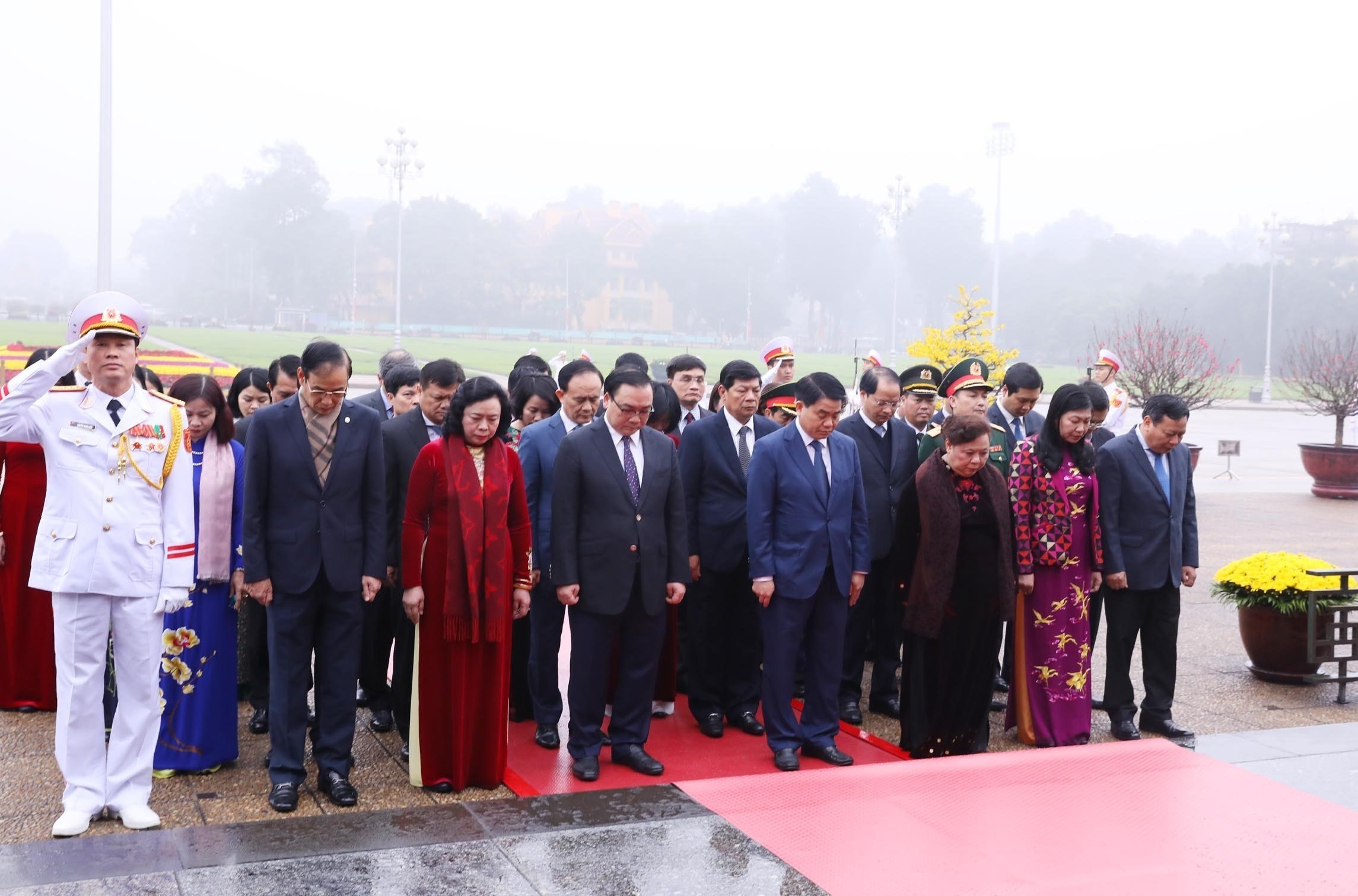 lanh dao Nha nuoc vieng Chu tich Ho Chi Minh anh 5