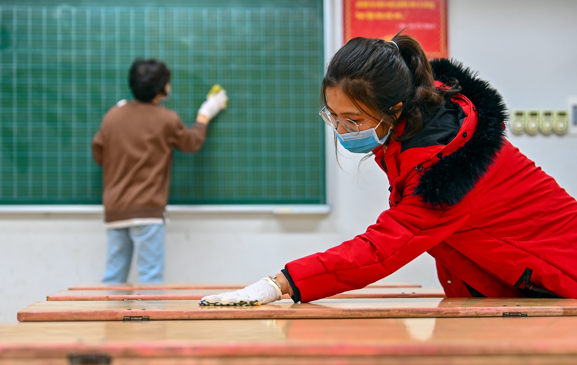 hoc sinh di hoc tro lai,  dich benh covid-19 anh 1