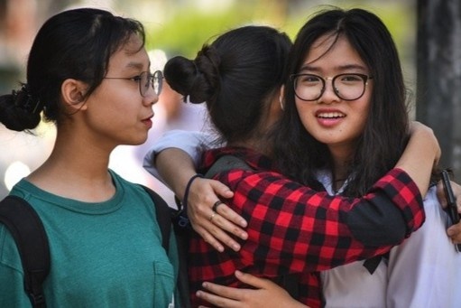 Hoc sinh THPT Ha Noi hoc tu 9/3, lop 9 tro xuong tiep tuc nghi hinh anh