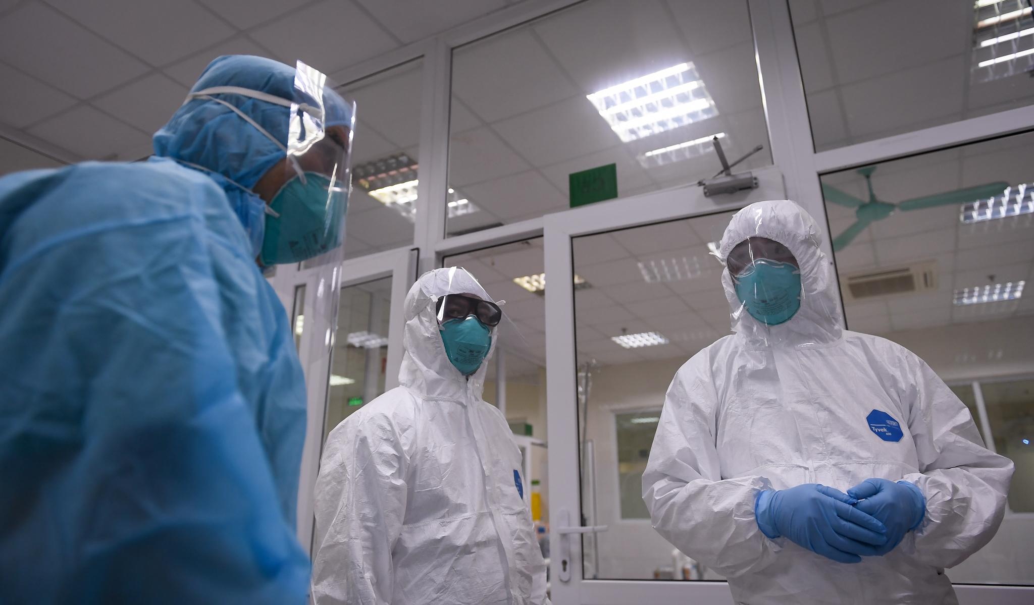 Benh nhan thu 5 o Ha Noi mac Covid-19 da di nhung dau? hinh anh