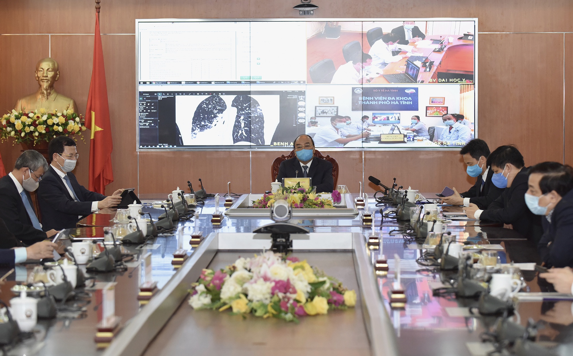 kham chua benh tu xa Covid-19,  hoi chan tu xa Covid-19 anh 2